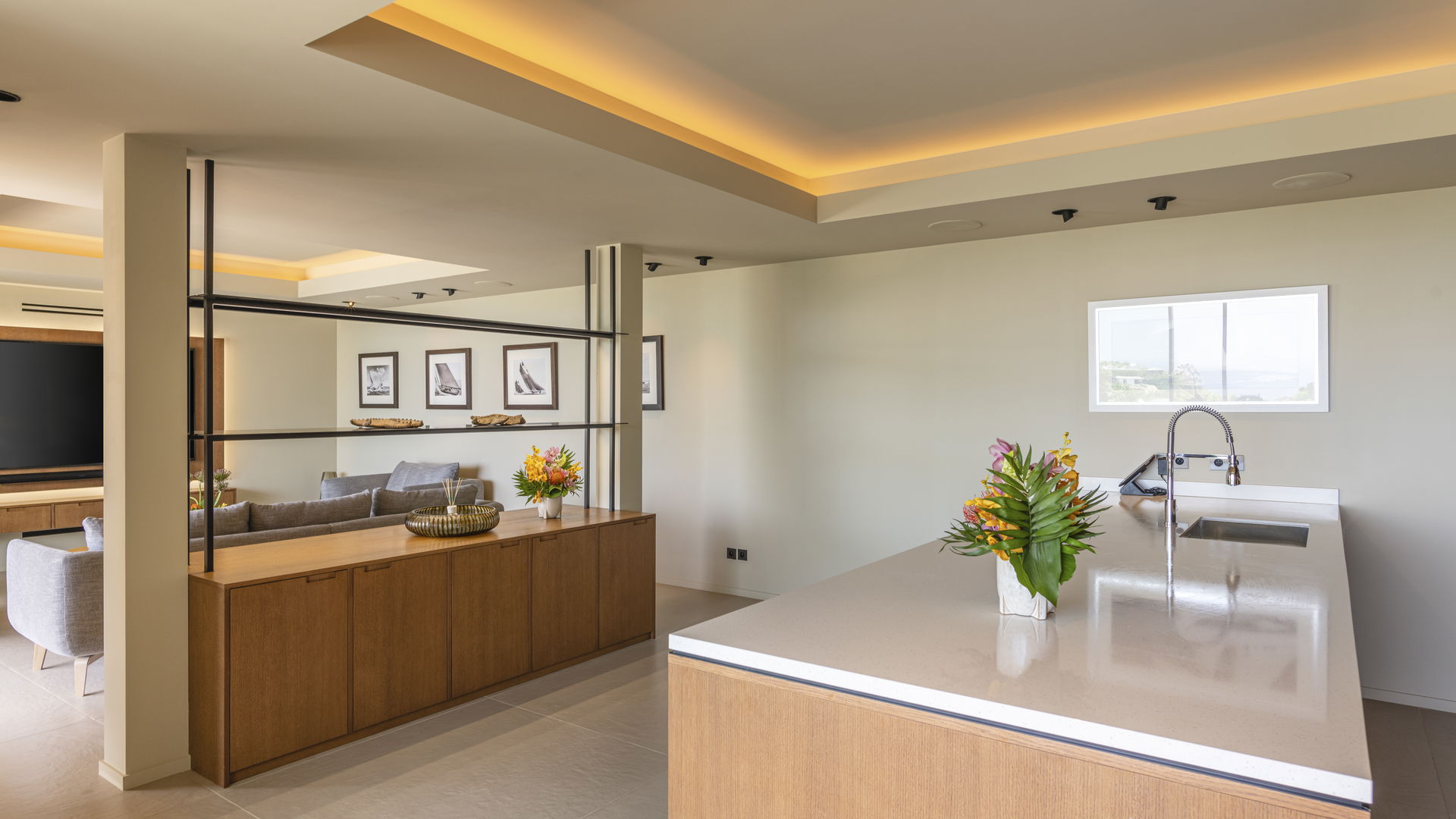 KITCHEN & DINING AREA
