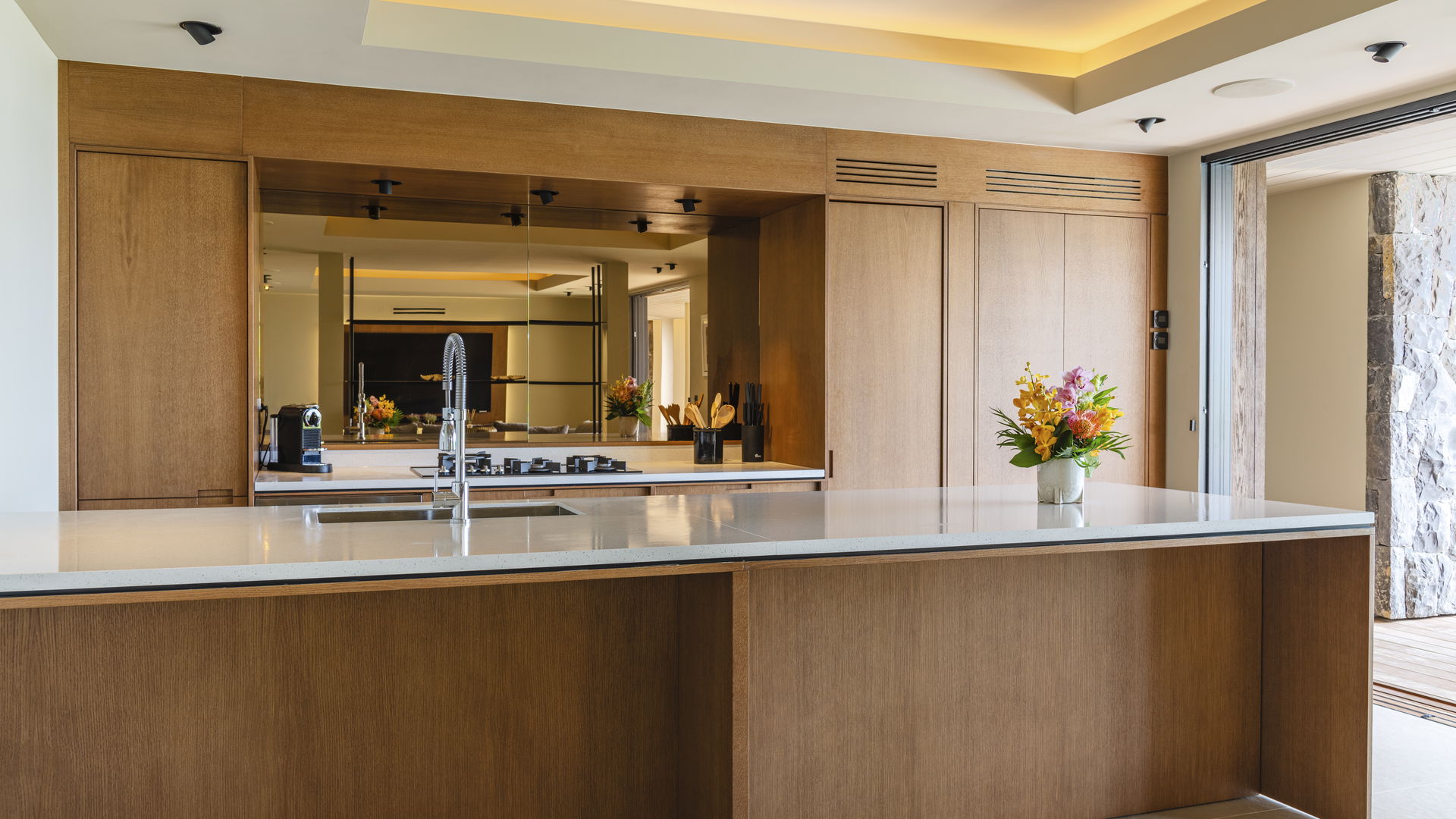 KITCHEN & DINING AREA