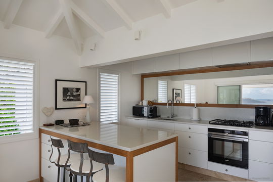 VILLA HILL KITCHEN & DINING AREAS 1