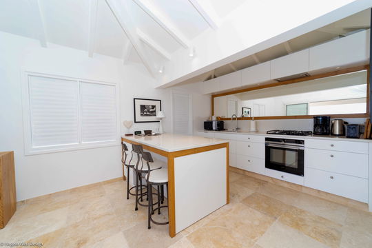 VILLA HILL KITCHEN & DINING AREAS 2