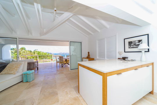 VILLA HILL KITCHEN & DINING AREAS 4