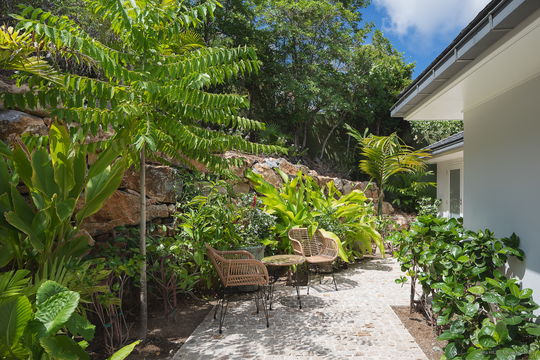 VILLA HILL OUTDOORS 2