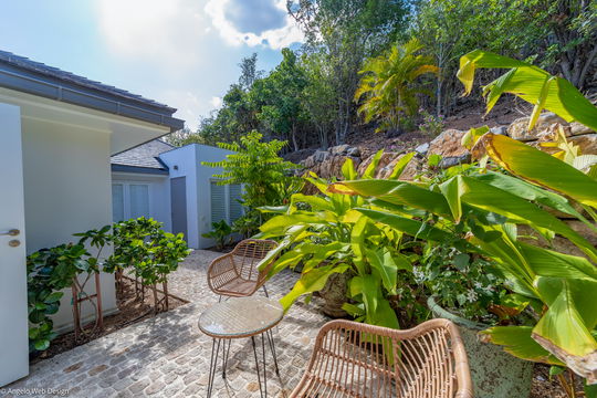 VILLA HILL OUTDOORS 4