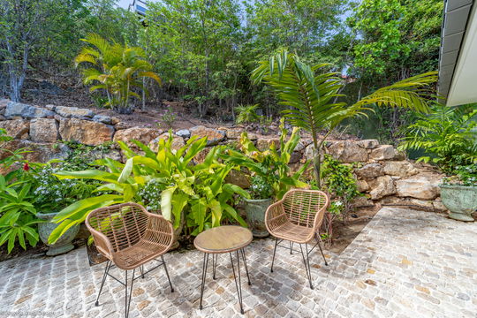 VILLA HILL OUTDOORS 5