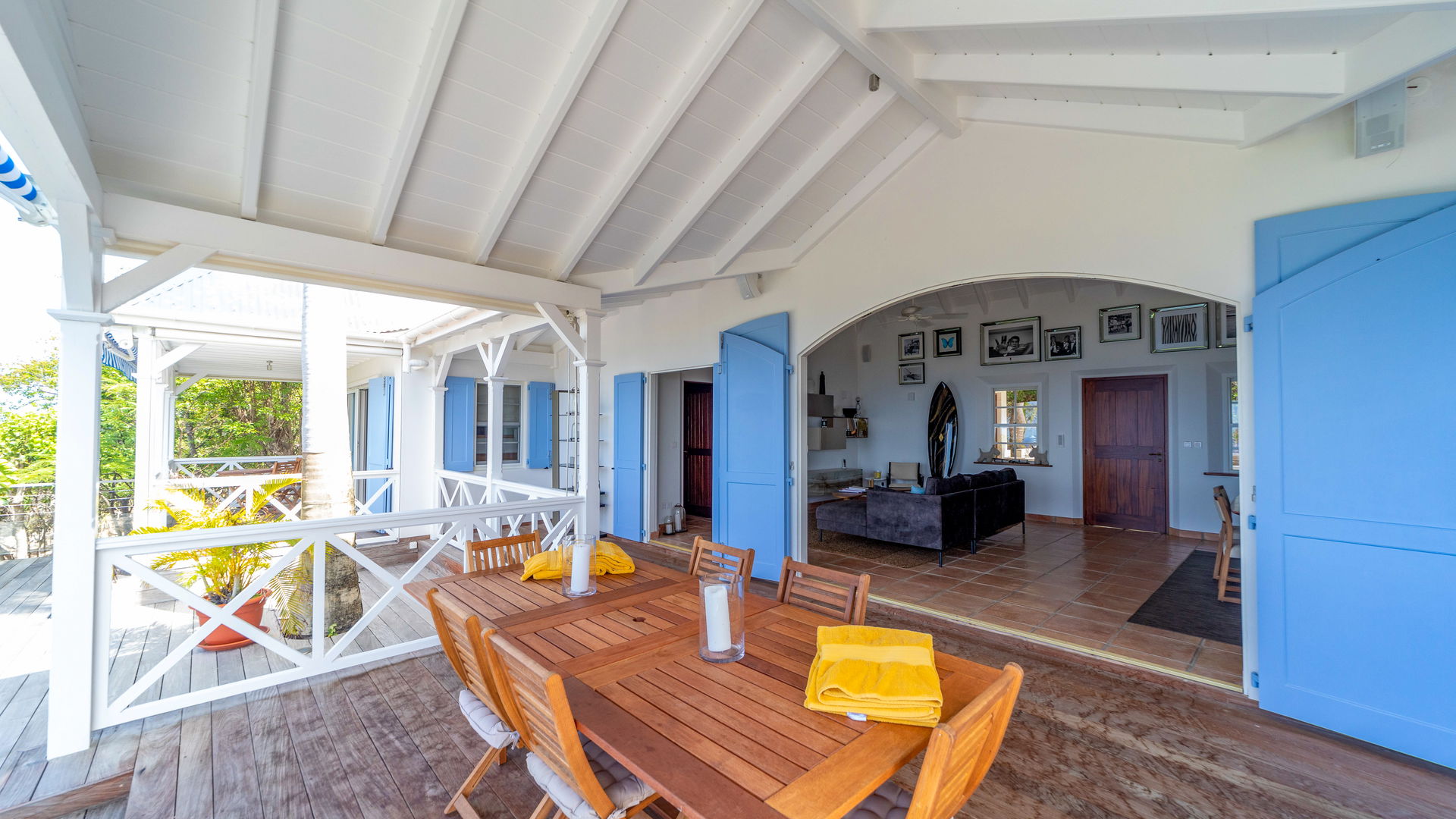KITCHEN & DINING AREA