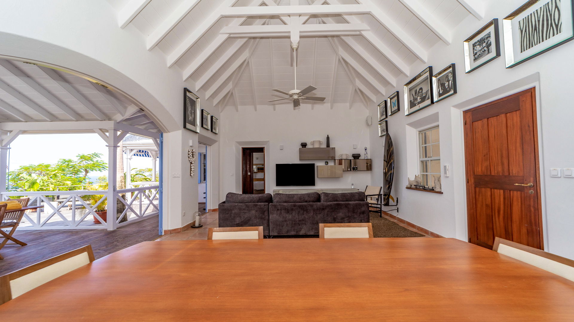 KITCHEN & DINING AREA