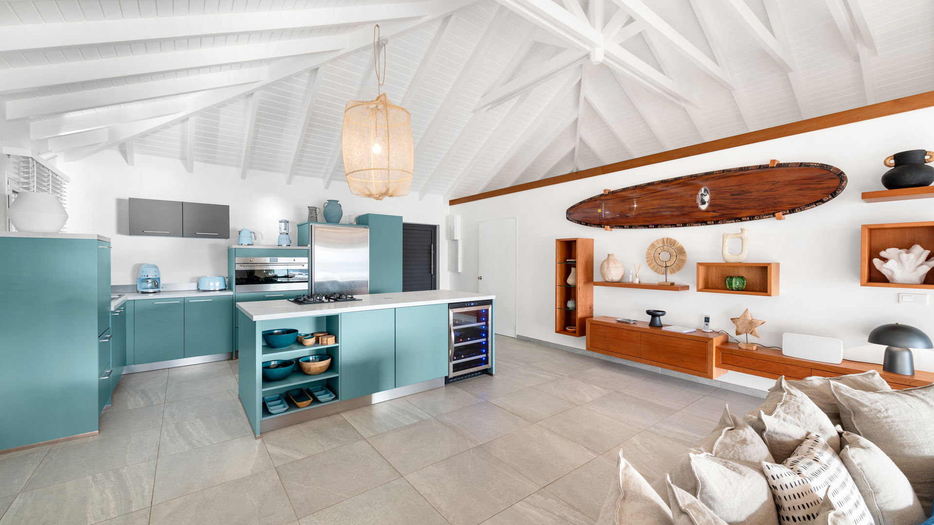 KITCHEN & DINING AREA