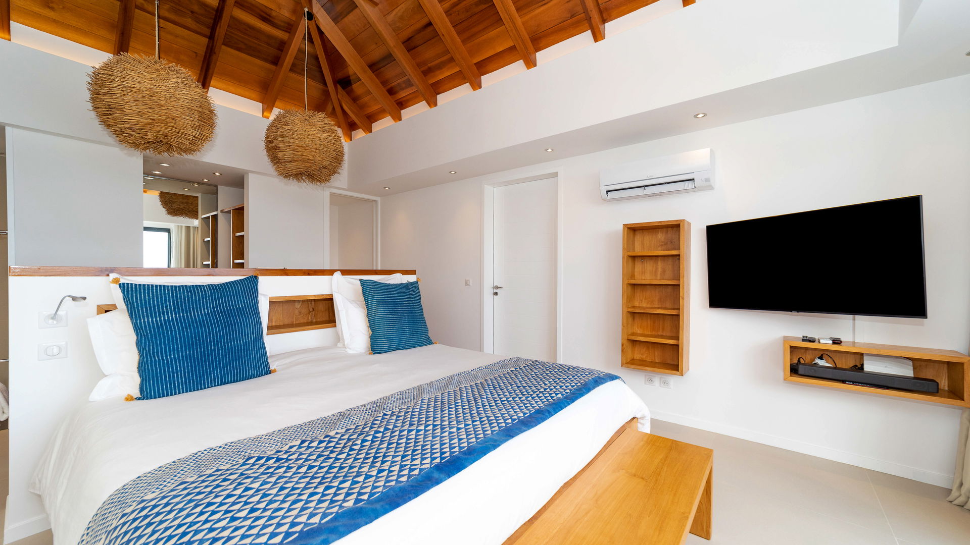 BEDROOM 1