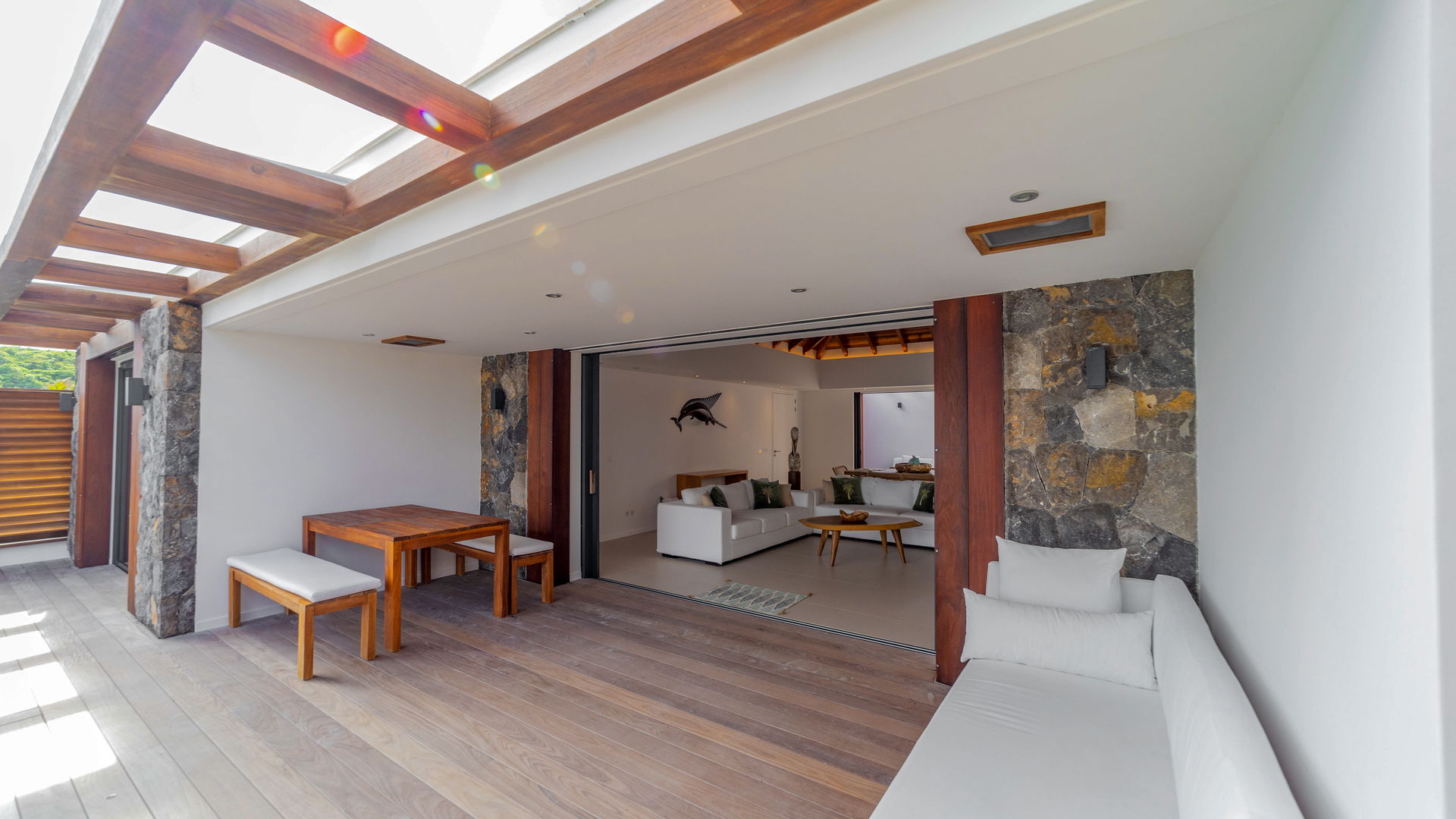 POOL & TERRACE