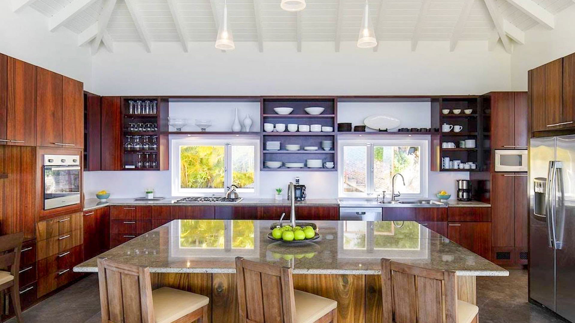 KITCHEN & DINING AREA