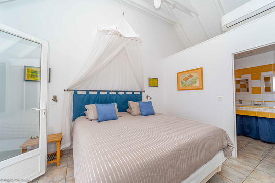 VILLA MANON BEDROOM1 2