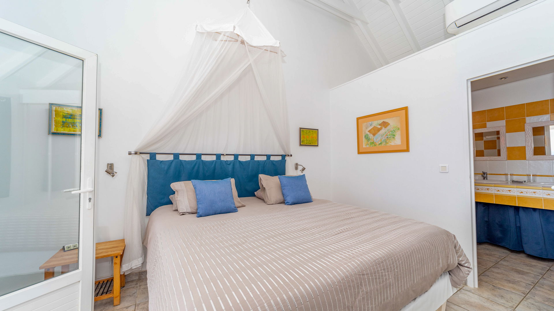 BEDROOM 1