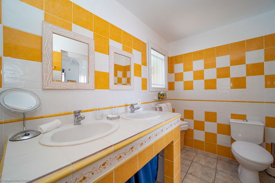 VILLA MANON BEDROOM1 8