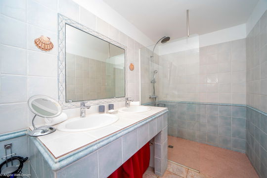 VILLA MANON BEDROOM2 5