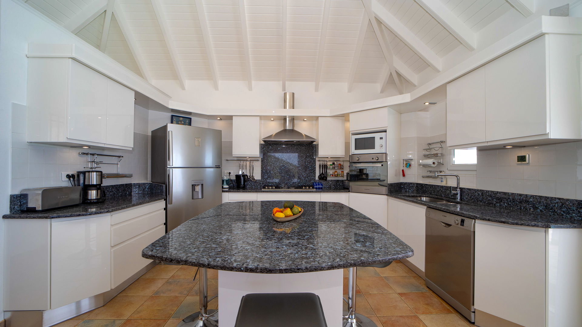 KITCHEN & DINING AREA