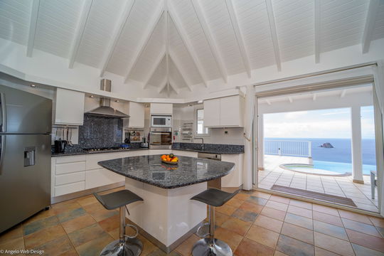 VILLA MANON KITCHEN & DINING AREA 2