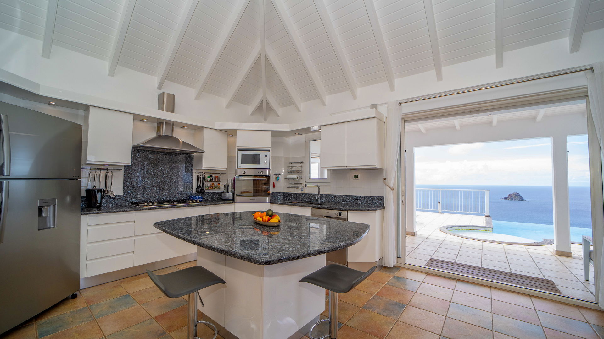 KITCHEN & DINING AREA