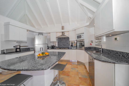 VILLA MANON KITCHEN & DINING AREA 3