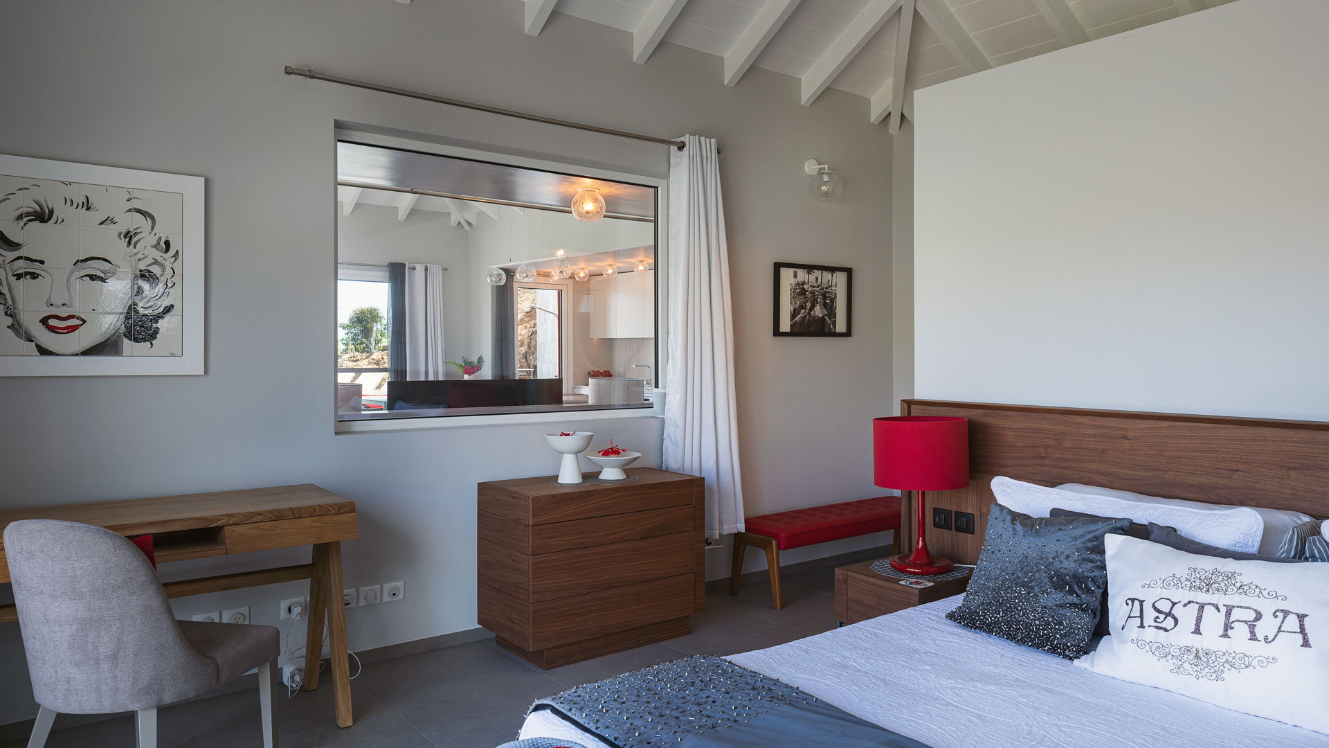 BEDROOM 1