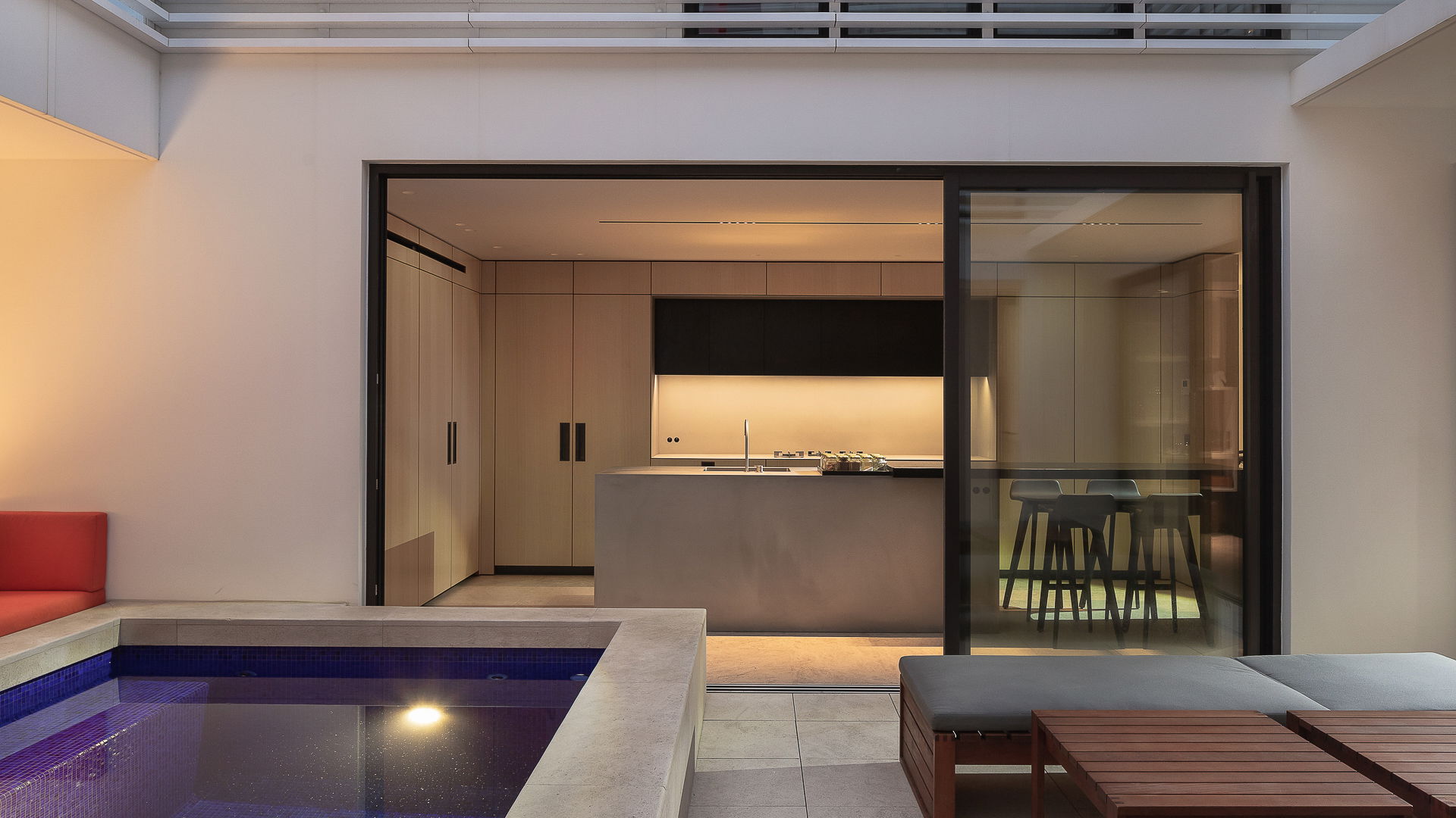 POOL & TERRACE