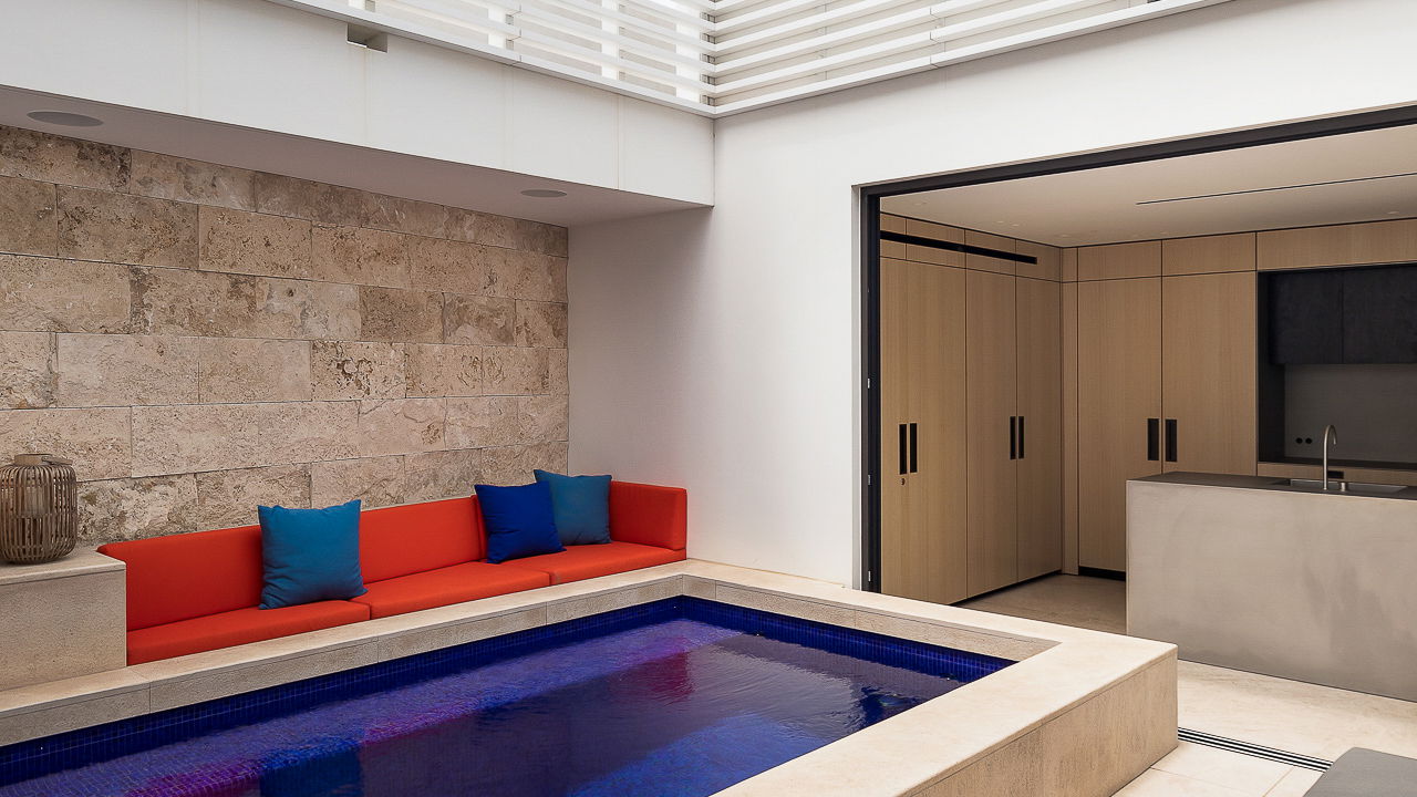 POOL & TERRACE