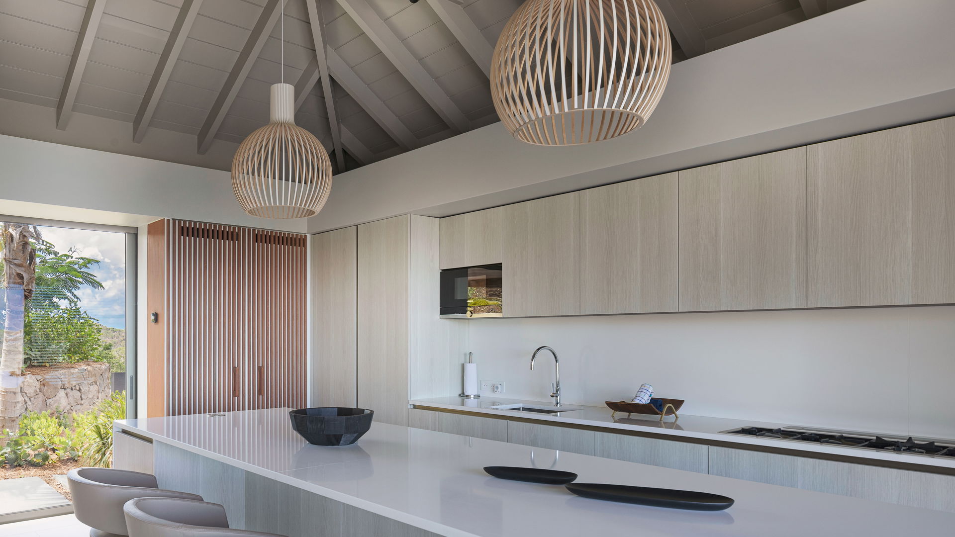 KITCHEN & DINING AREA