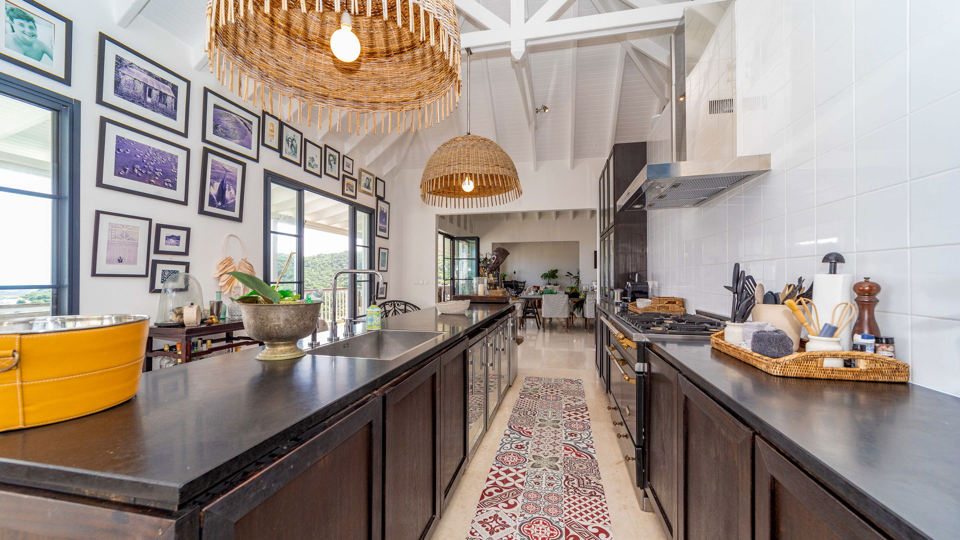 KITCHEN & DINING AREA