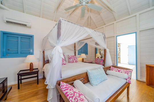VILLA FABRIZIA BEDROOM1 2