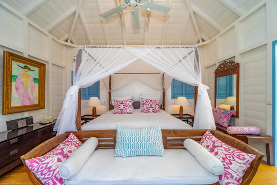 VILLA FABRIZIA BEDROOM1 4
