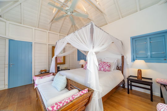 VILLA FABRIZIA BEDROOM1 5