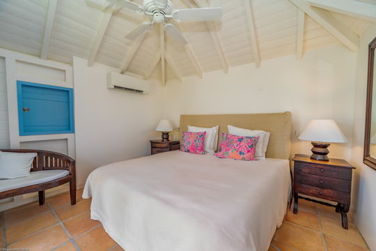VILLA FABRIZIA BEDROOM2 4