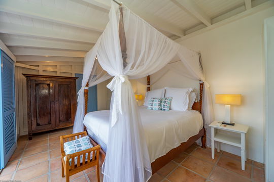 VILLA FABRIZIA BEDROOM3 4