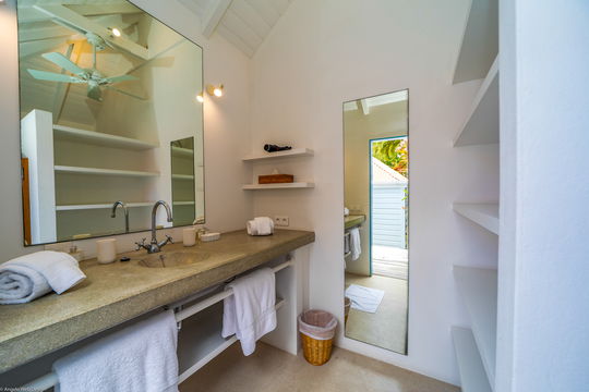 VILLA FABRIZIA BEDROOM3 6
