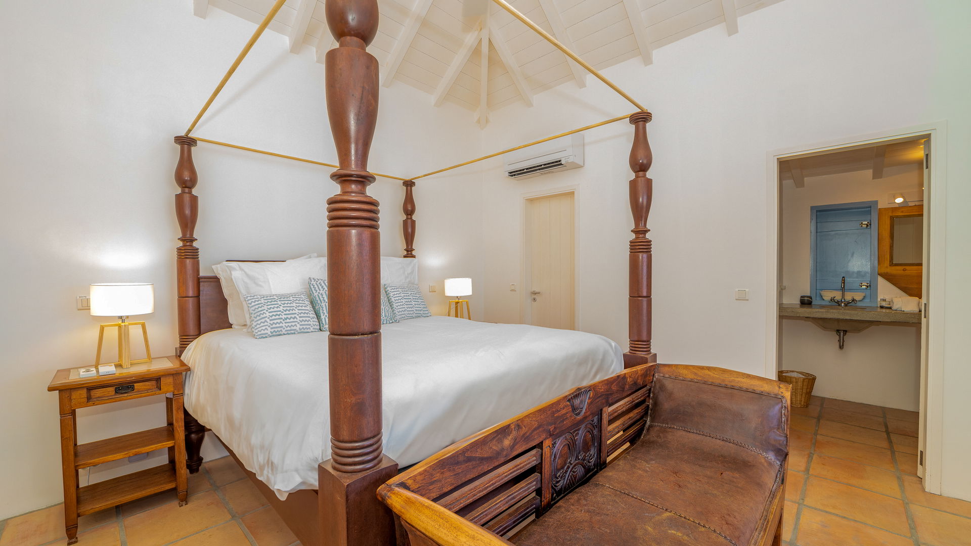BEDROOM 6
