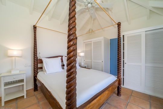 VILLA FABRIZIA BEDROOM7 2