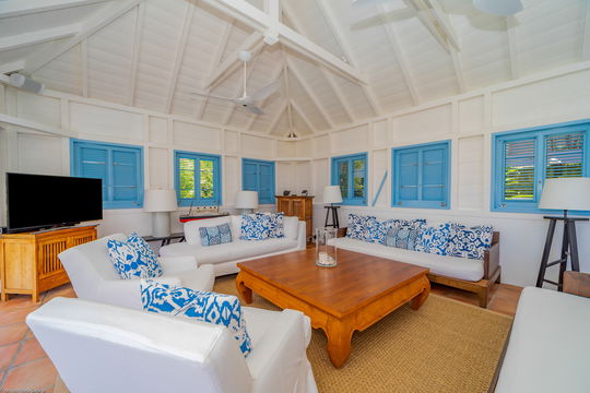 VILLA FABRIZIA LIVING AREA 2