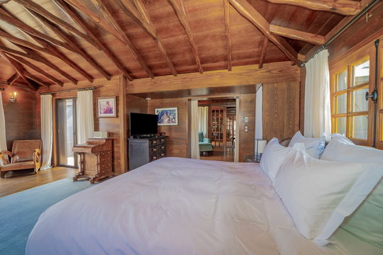 VILLA NUREYEV BEDROOM1 7