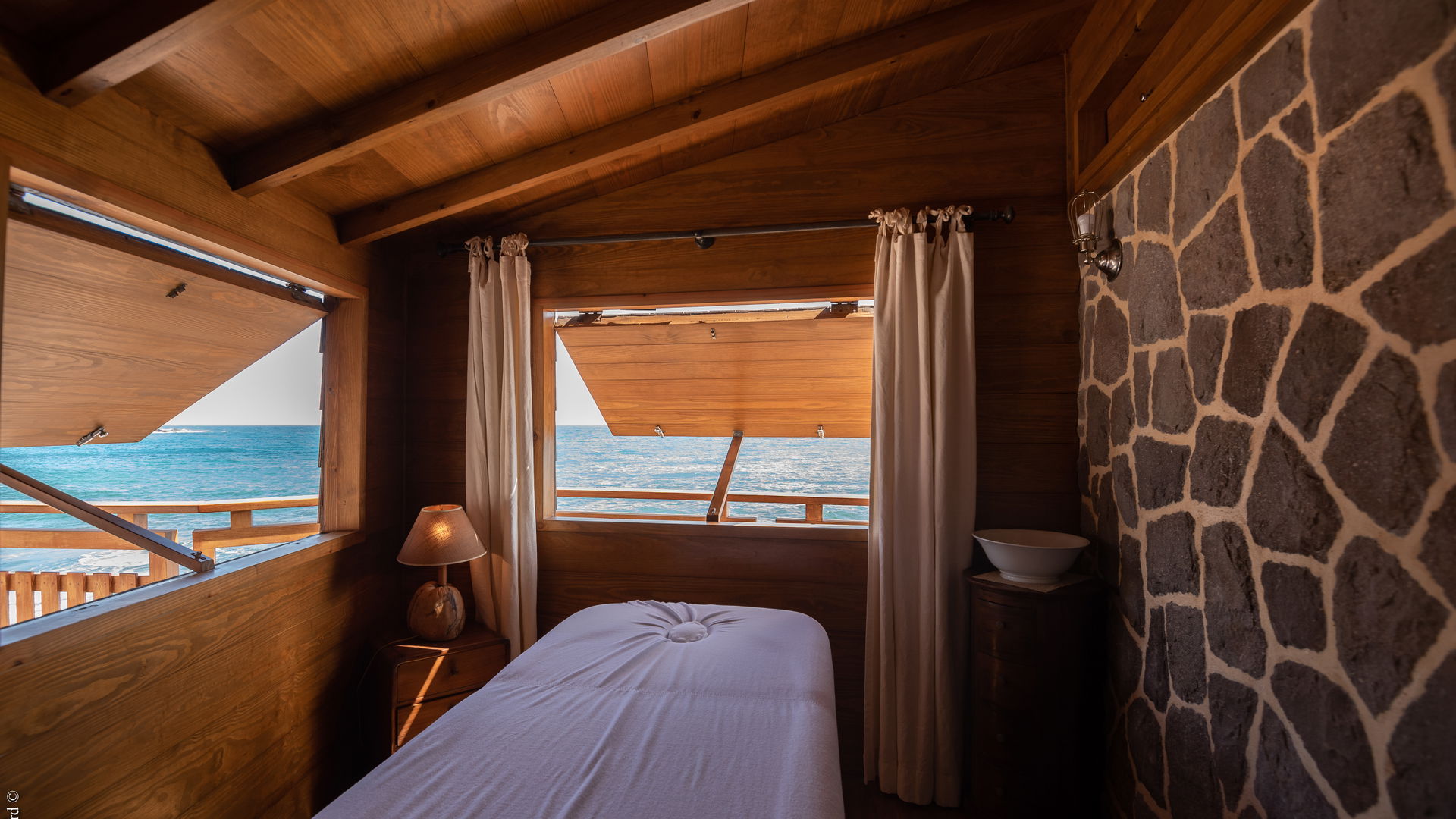 FITNESS ROOM & MASSAGE ROOM