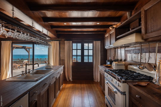 VILLA NUREYEV KITCHEN & DINING AREA 2