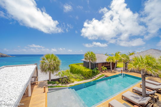 VILLA OVER THE OCEAN BEDROOM1 12