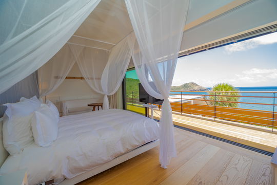VILLA OVER THE OCEAN BEDROOM1 2
