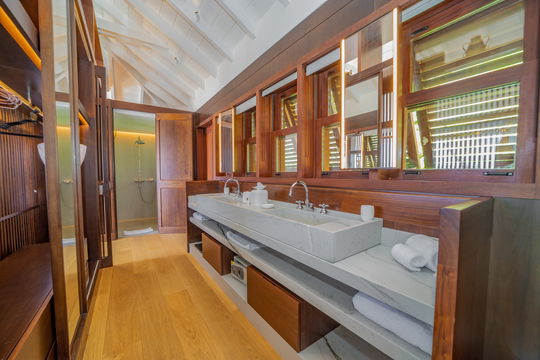 VILLA OVER THE OCEAN BEDROOM1 8