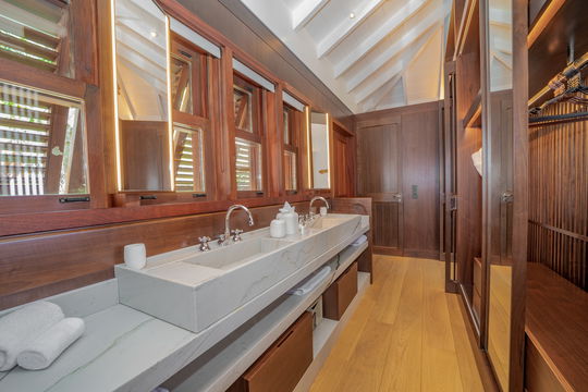 VILLA OVER THE OCEAN BEDROOM2 8