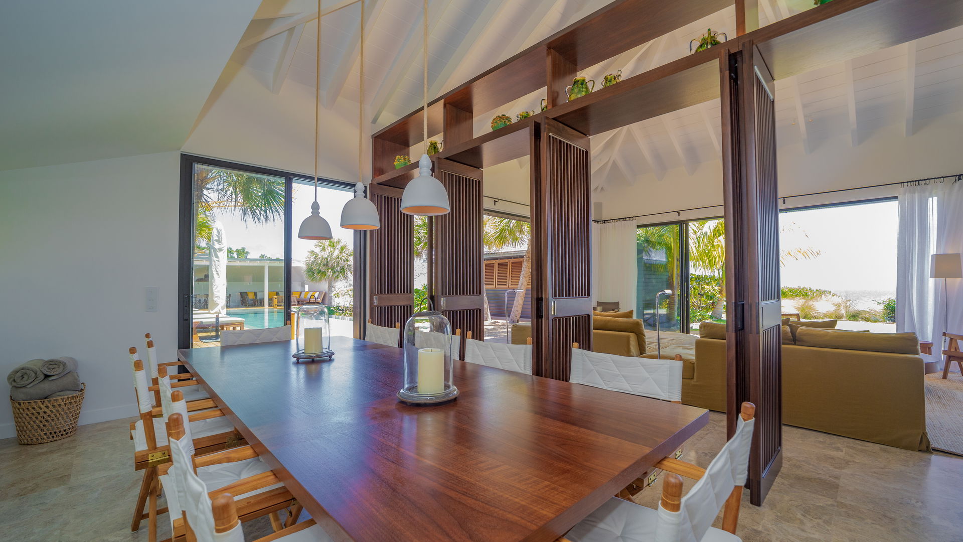 KITCHEN & DINING AREA