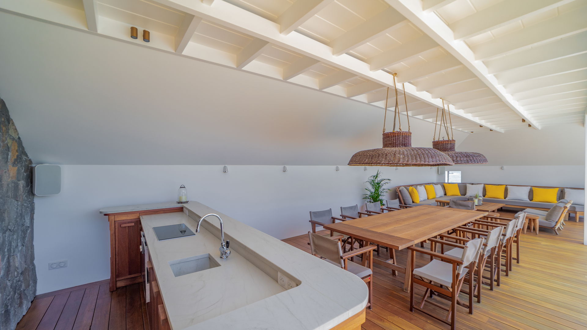 KITCHEN & DINING AREA
