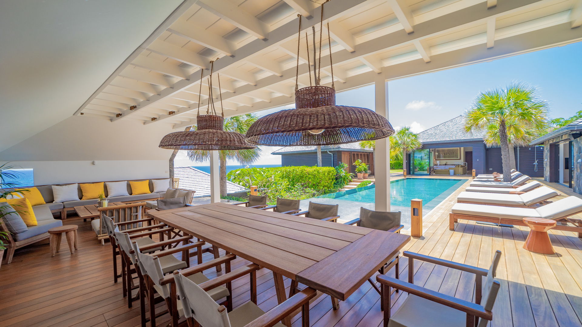 KITCHEN & DINING AREA