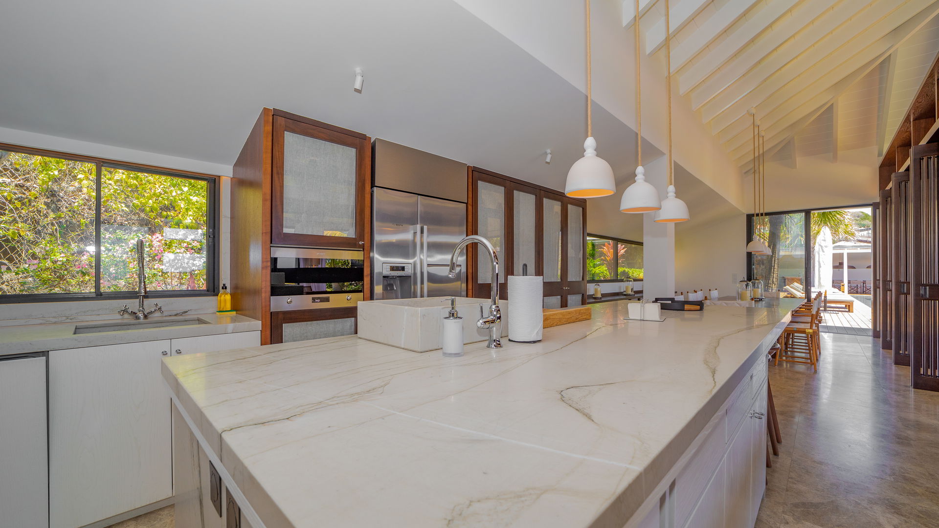 KITCHEN & DINING AREA