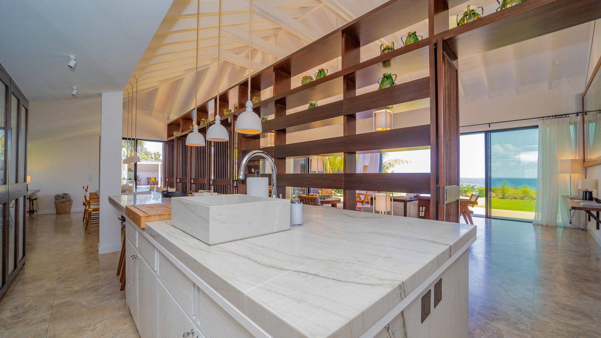 KITCHEN & DINING AREA