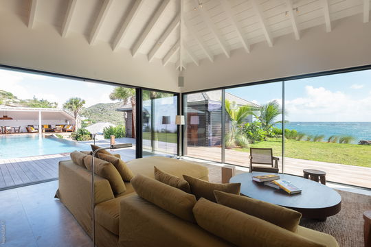 VILLA OVER THE OCEAN LIVING AREA 2