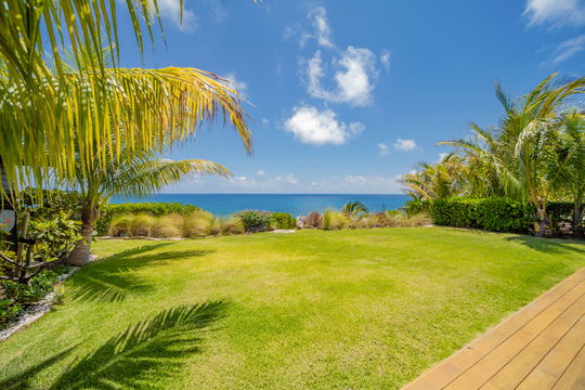 VILLA OVER THE OCEAN OUTDOORS 4